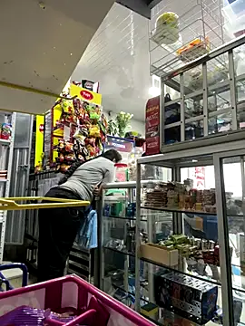 IAM_VALERI's cam snapshot