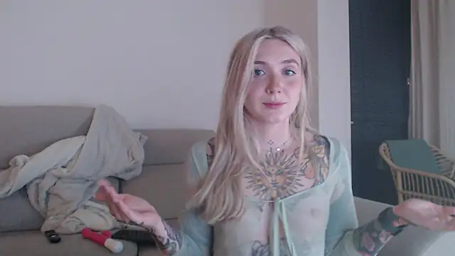 tattoobbgirl's cam snapshot