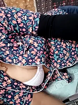 shivani_77777's cam snapshot