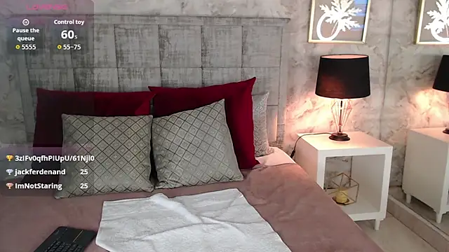 MiaSanders2025's cam snapshot