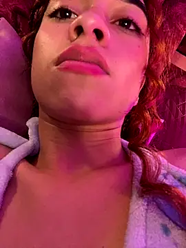 Emma_pinkk18's cam snapshot