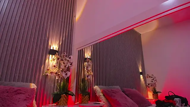 CharloteBrown_'s cam snapshot