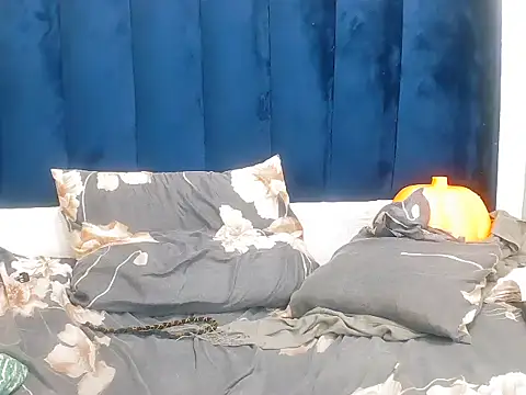 DarkBeauty33's cam snapshot