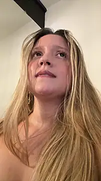 MiaPetit_ live sex cam