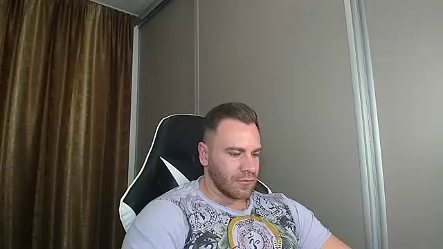 Thori92 live sex cam