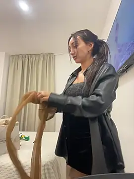 Ninabigtitied's cam snapshot