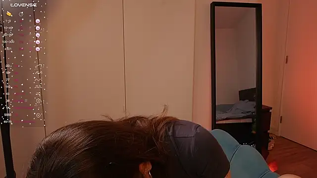 NeonyMuse's cam snapshot