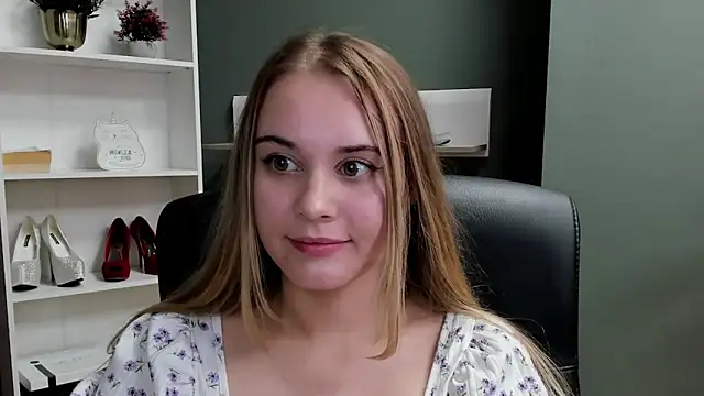 kitty_valeria's cam snapshot