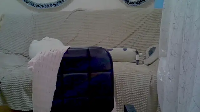 Lily_Ember's cam snapshot