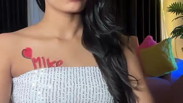 Wow-nisha's cam snapshot