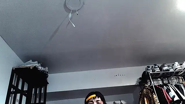 slutyboykrazy999 live sex cam