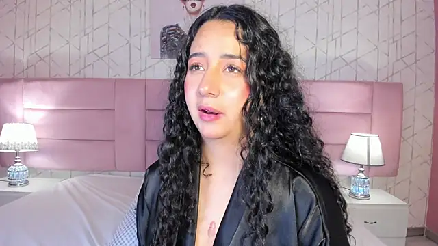 BellaSwwan's cam snapshot