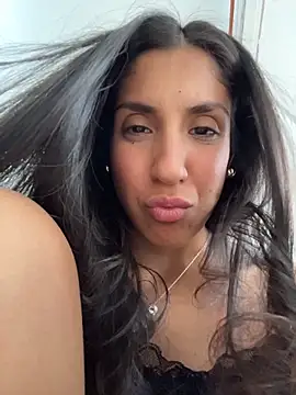 MaddyX__ live sex cam