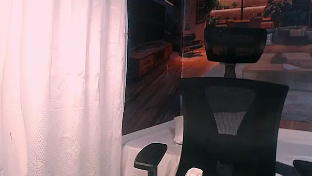 RomeoMillerr's cam snapshot