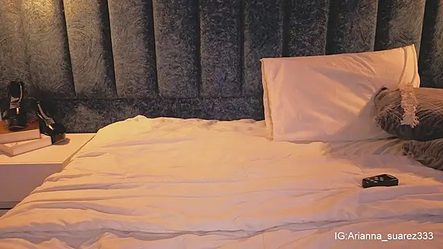 Ariannaa_Suarez1's cam snapshot