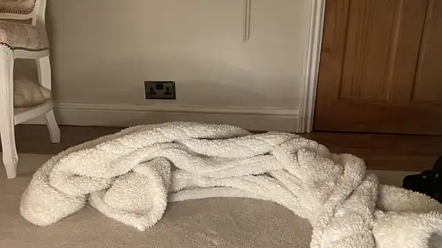 ijustturned18today's cam snapshot