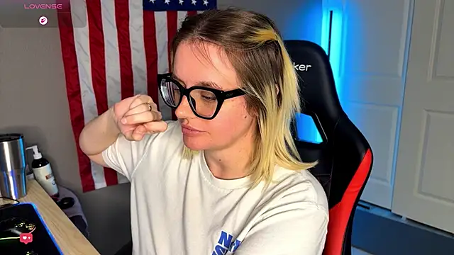 MAXXXTV's cam snapshot