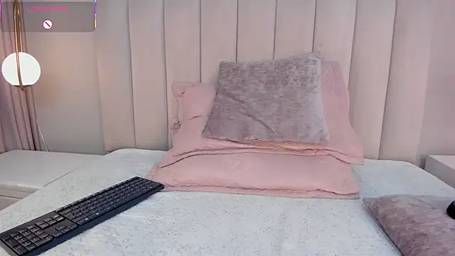 Melanie_hillz's cam snapshot