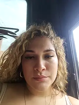 Sara_smiiith211's cam snapshot