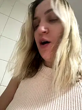 Bia_sexynovaes live sex cam