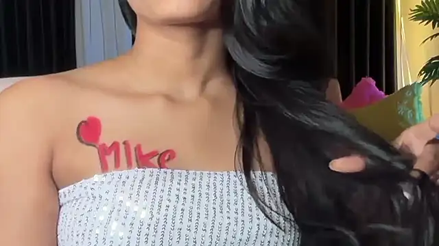 Wow-nisha's cam snapshot