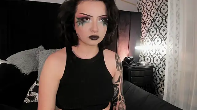 Adeelinee's cam snapshot