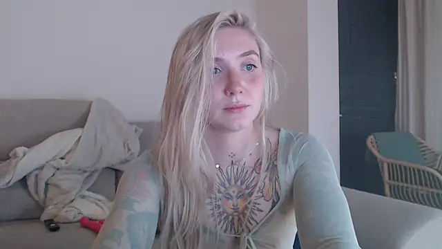 tattoobbgirl's cam snapshot