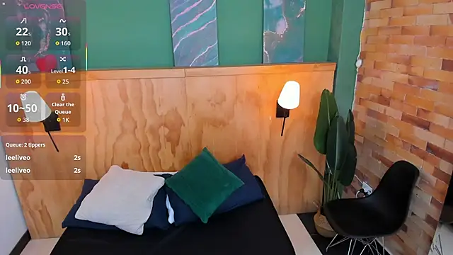 aliceandsia's cam snapshot