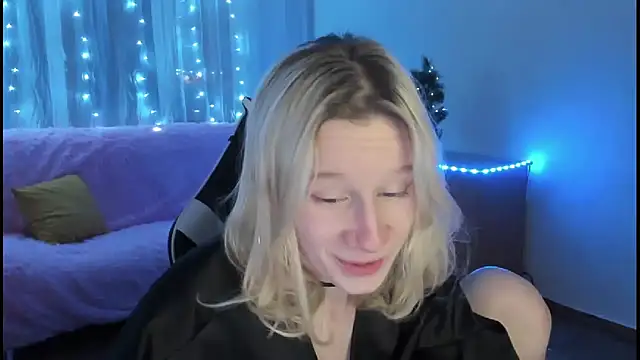 EnigmaSee live sex cam