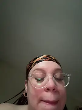 QueenNuttCollector live sex cam