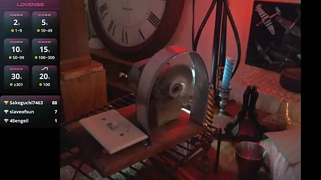 Pussyeat2please live sex cam