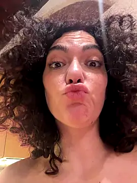 strawberry_queen2 live sex cam