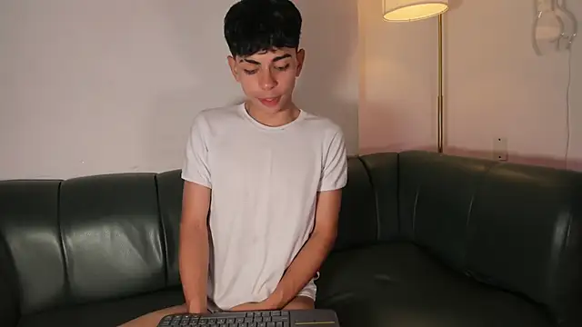 Peter_chase live sex cam