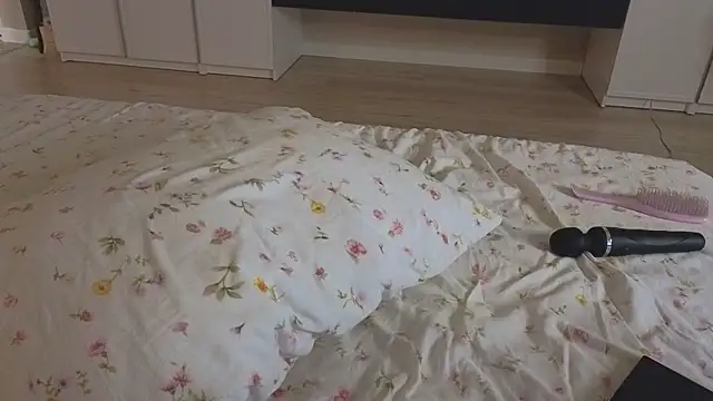 DextralCrew's cam snapshot