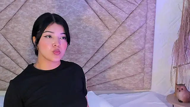 EmmaBlossom live sex cam