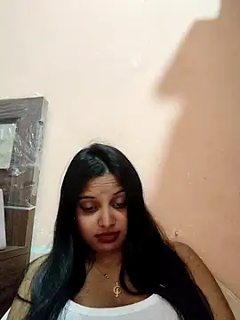 Maahhii_2 live sex cam