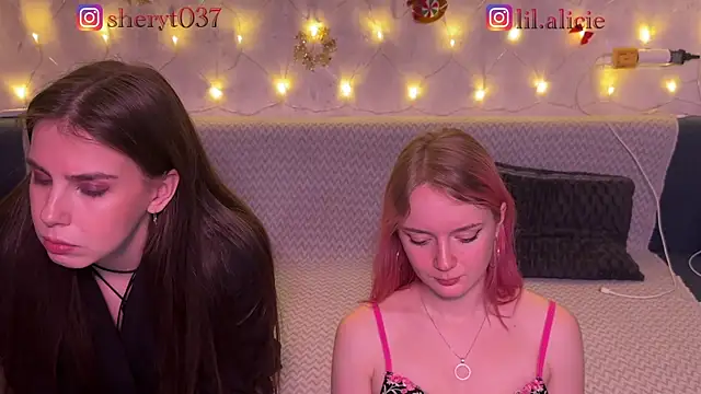 Sweety-Couple-'s cam snapshot