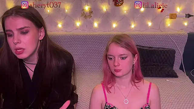 Sweety-Couple-'s cam snapshot