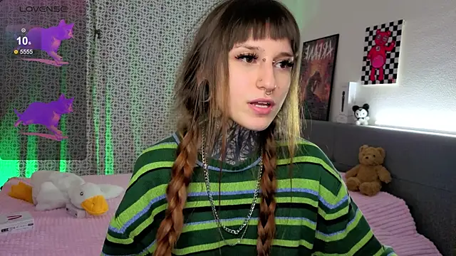 LilithPoison live sex cam
