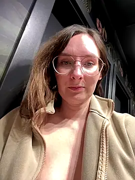 The_Snowwhitee's cam snapshot