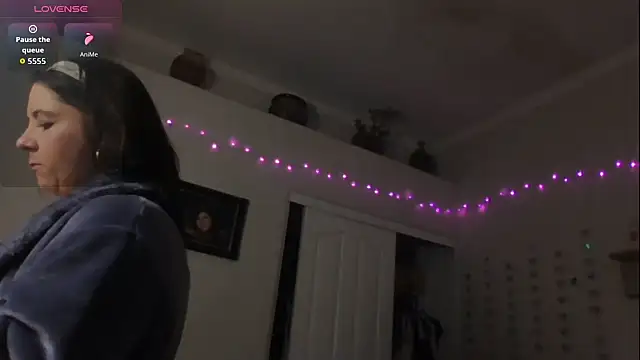 drippingwetaj's cam snapshot