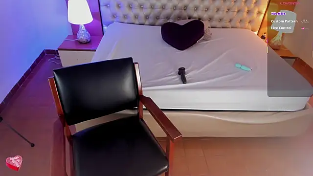 AlinaMilf's cam snapshot