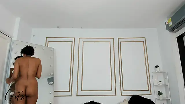 flavia_cruz's cam snapshot