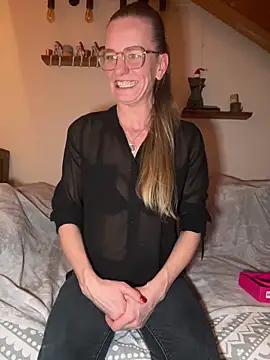 LucyLingerie78's cam snapshot