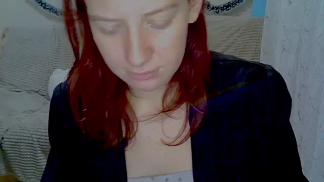 Lily_Ember's cam snapshot