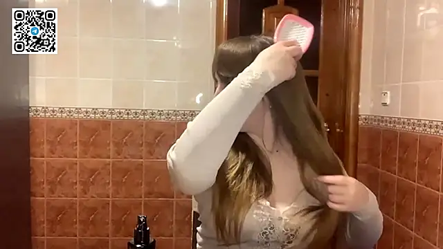 MaroonMoon_'s cam snapshot