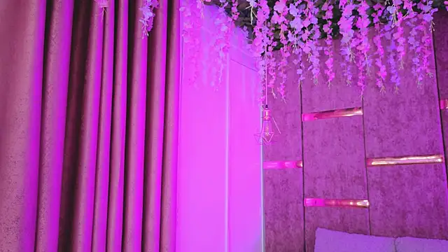 _ViolletteNoir_'s cam snapshot