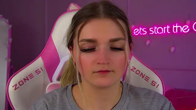 AnnyRaii's cam snapshot