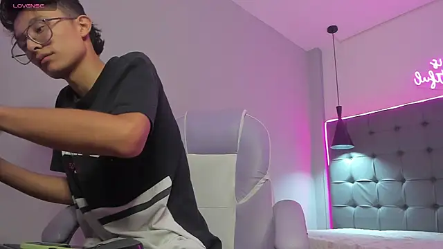 SantiagoRusso18 live sex cam