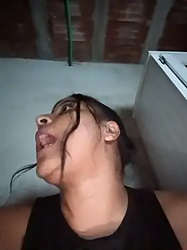 Giselabrunette25's cam snapshot